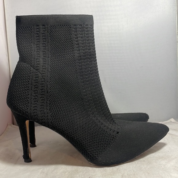 Nicole Miller DNONITO Black Booties - Size 9 - Picture 5 of 6